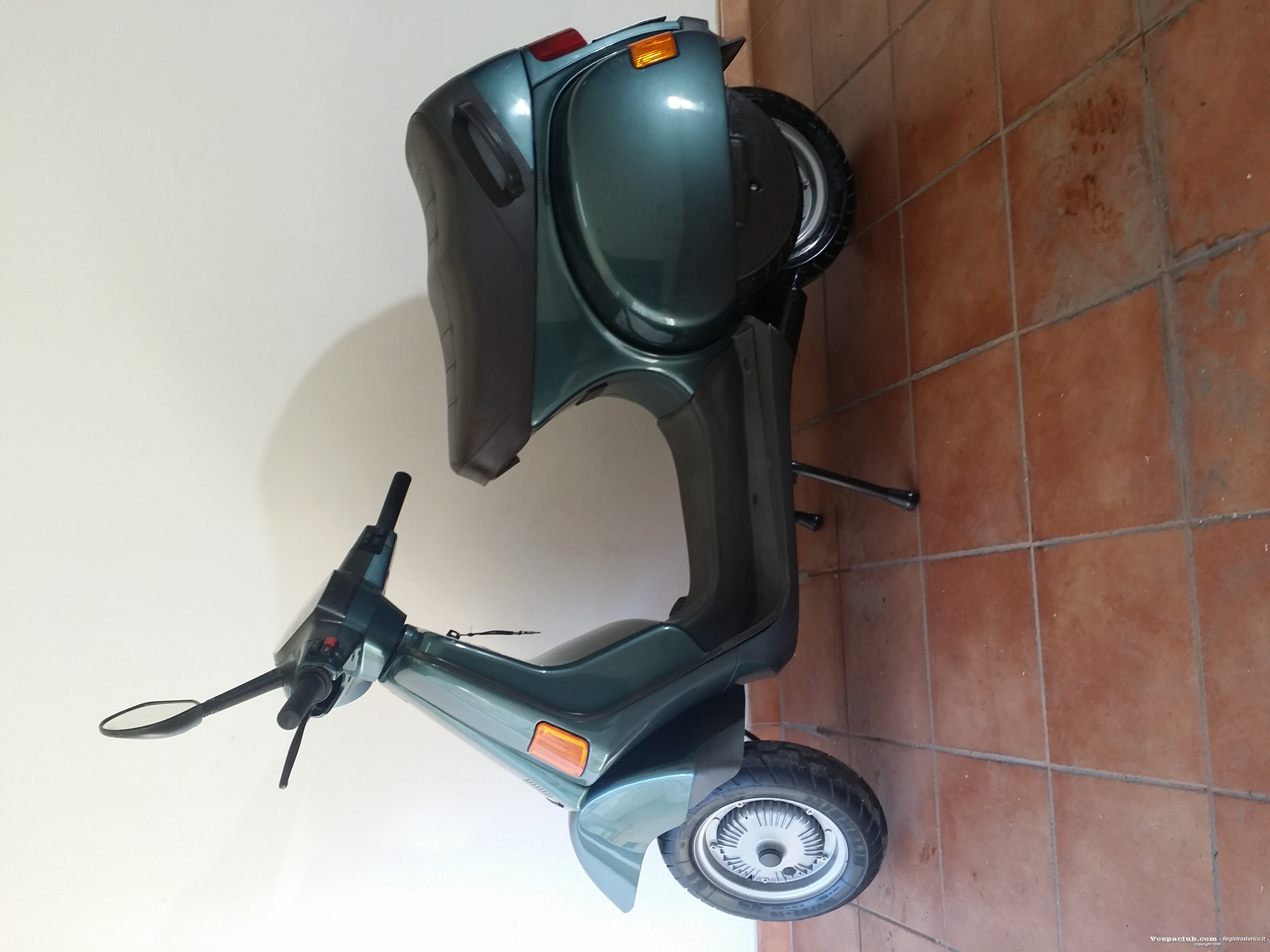 Vespa cosa 2 - lato sinistro