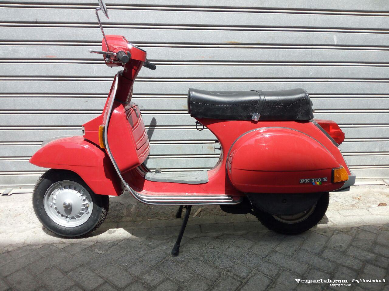 Vespa px arcobaleno - lato sinistro