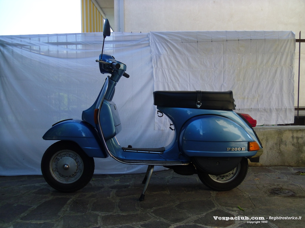 Vespa pe 200 - lato sinistro