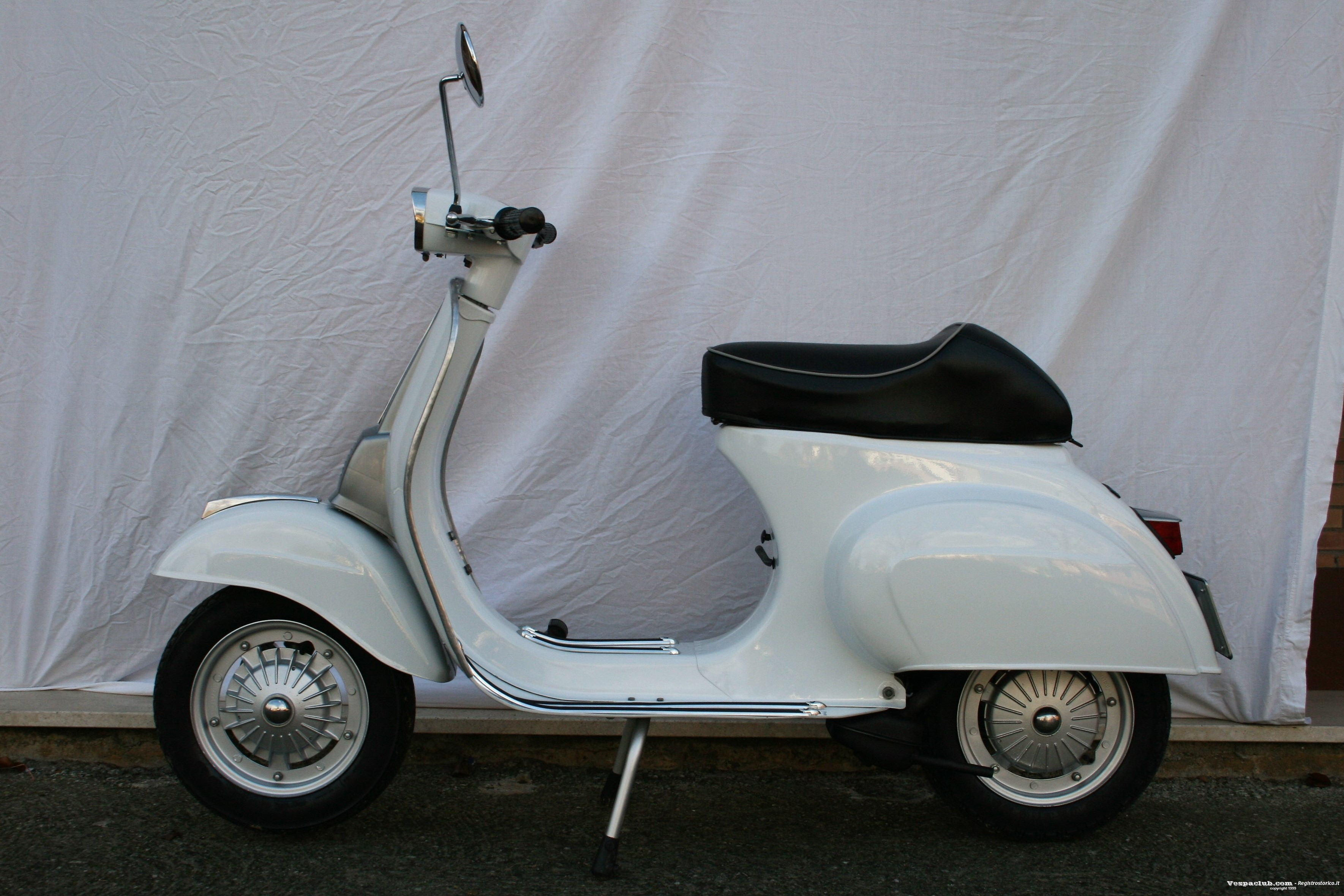 Vespa 50 v5b - lato sinistro