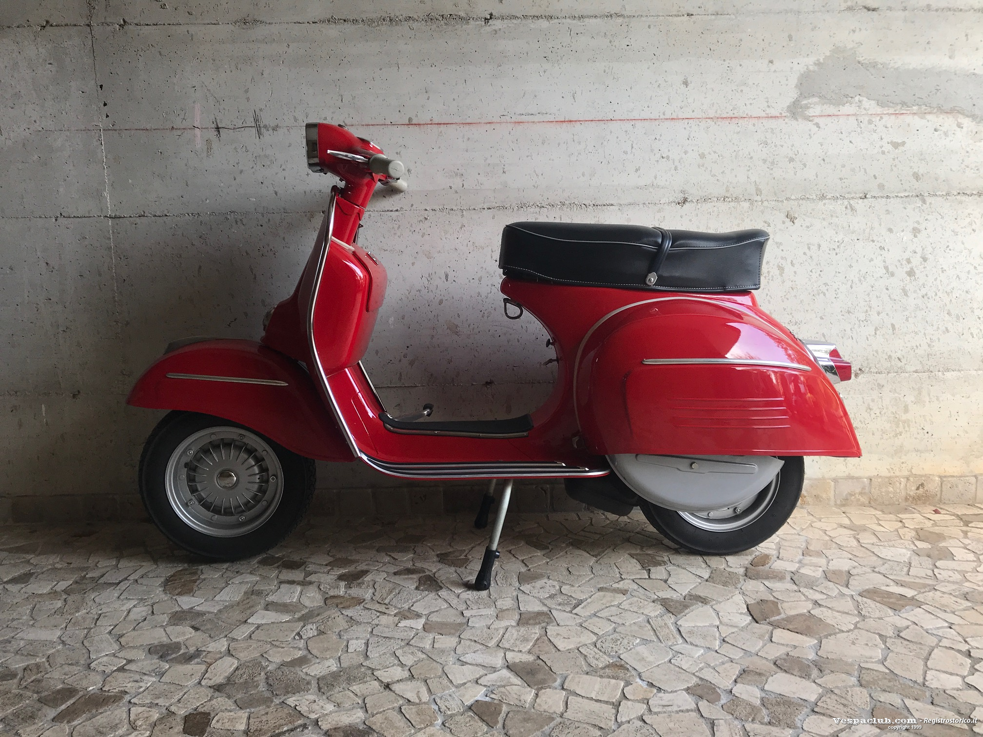 Vespa 180 ss - lato sinistro