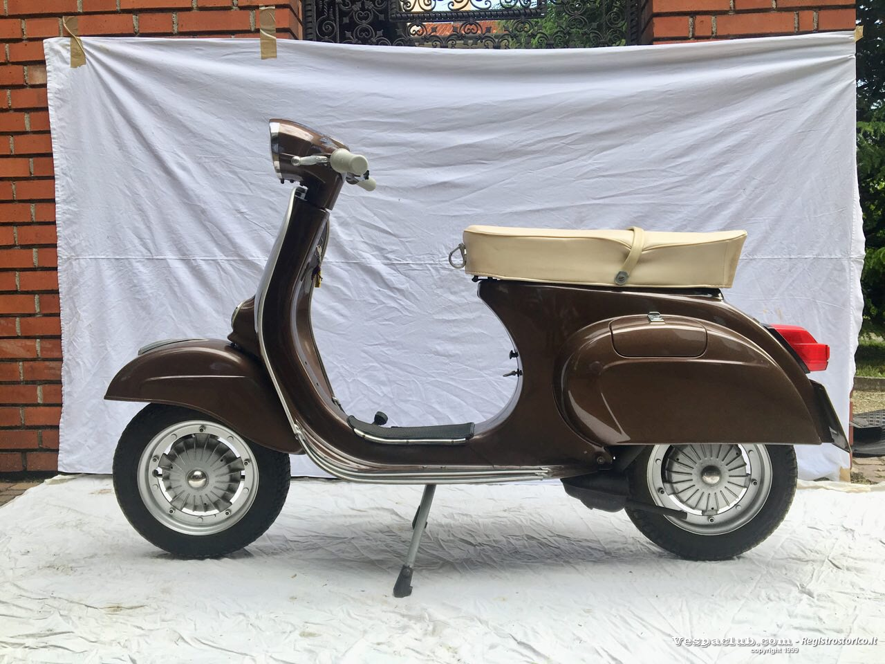 Vespa 125 primavera - lato sinistro