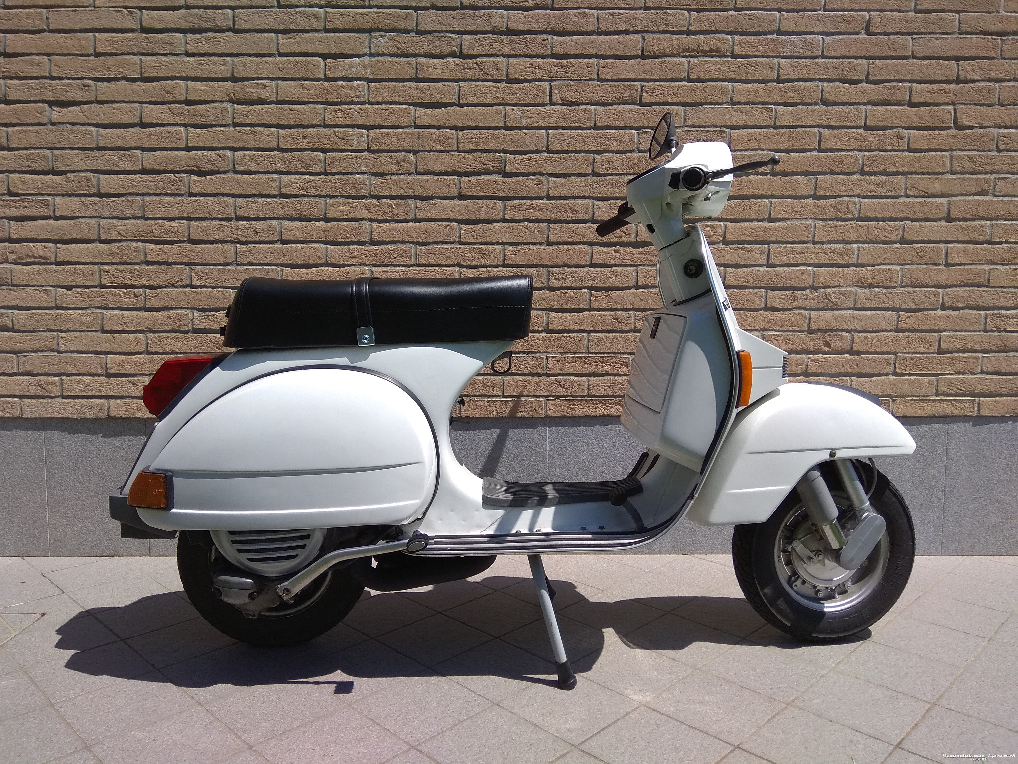 Vespa PX125E