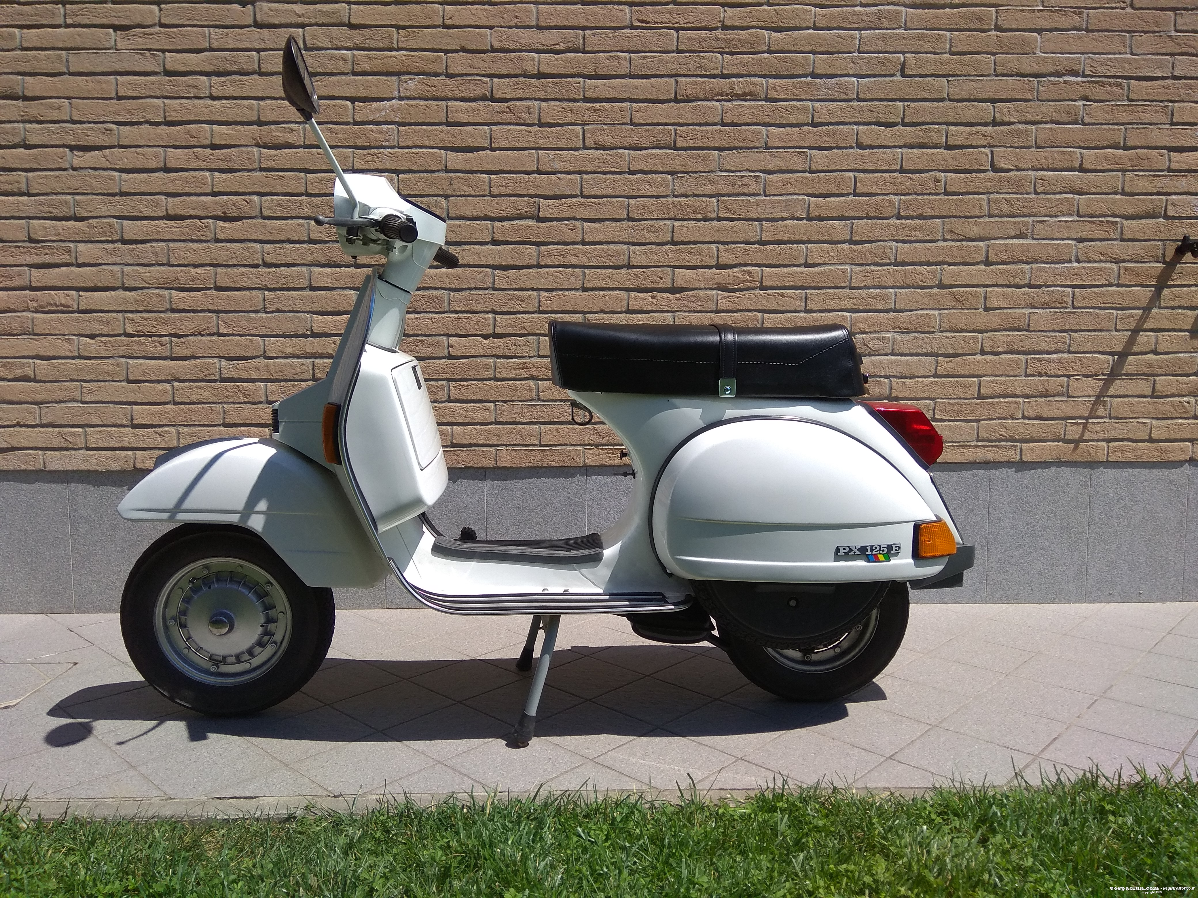 Vespa px125e - lato sinistro