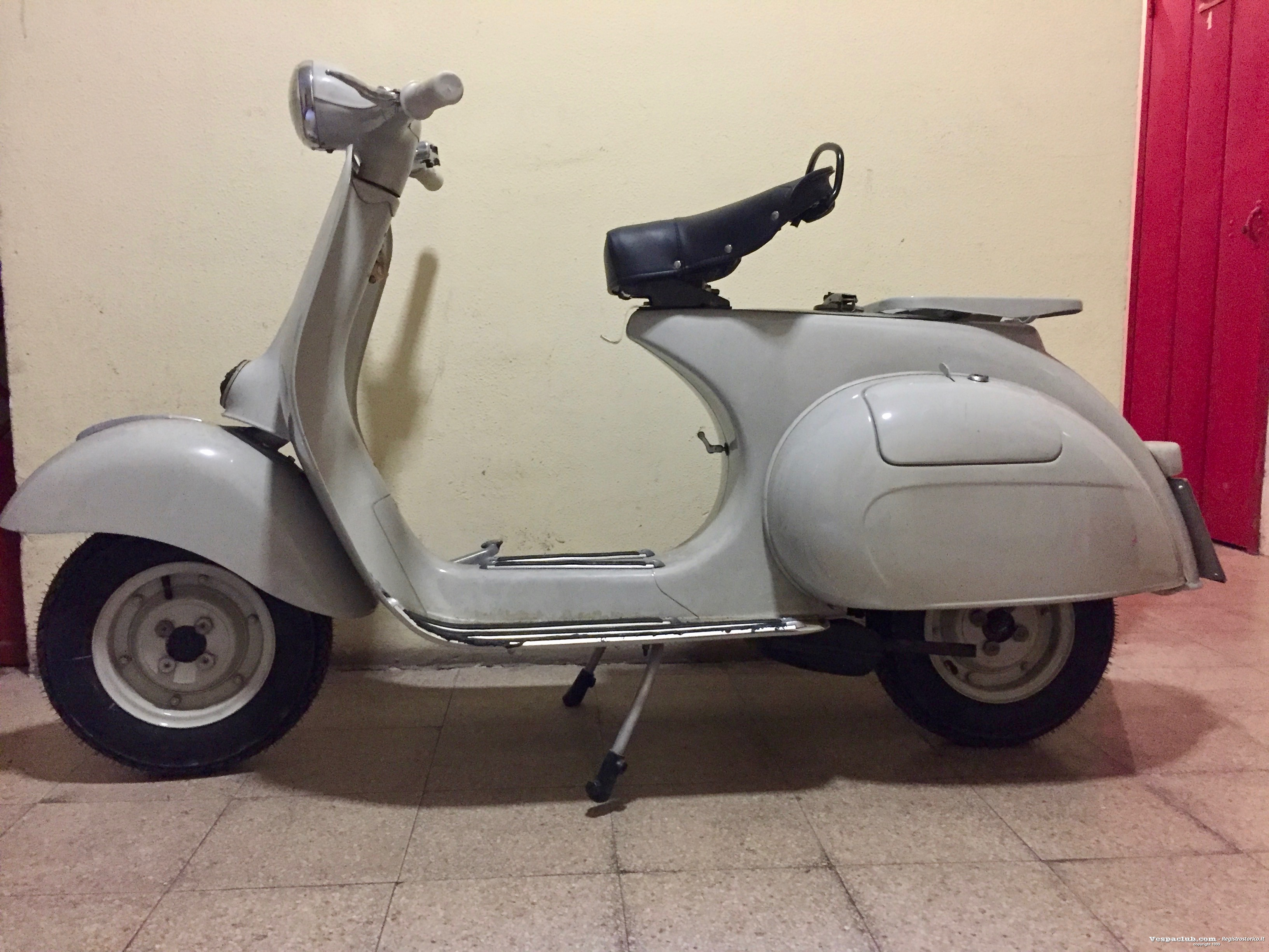 Vespa 125 n - lato sinistro