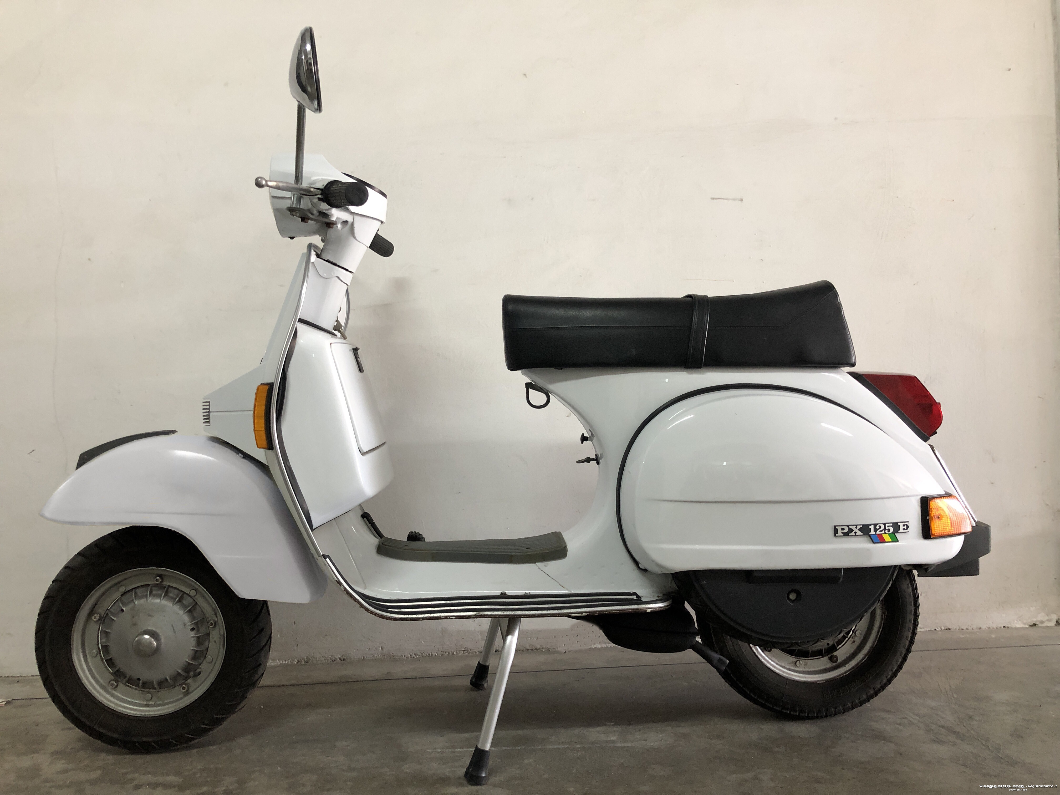 Vespa px125e  - lato sinistro