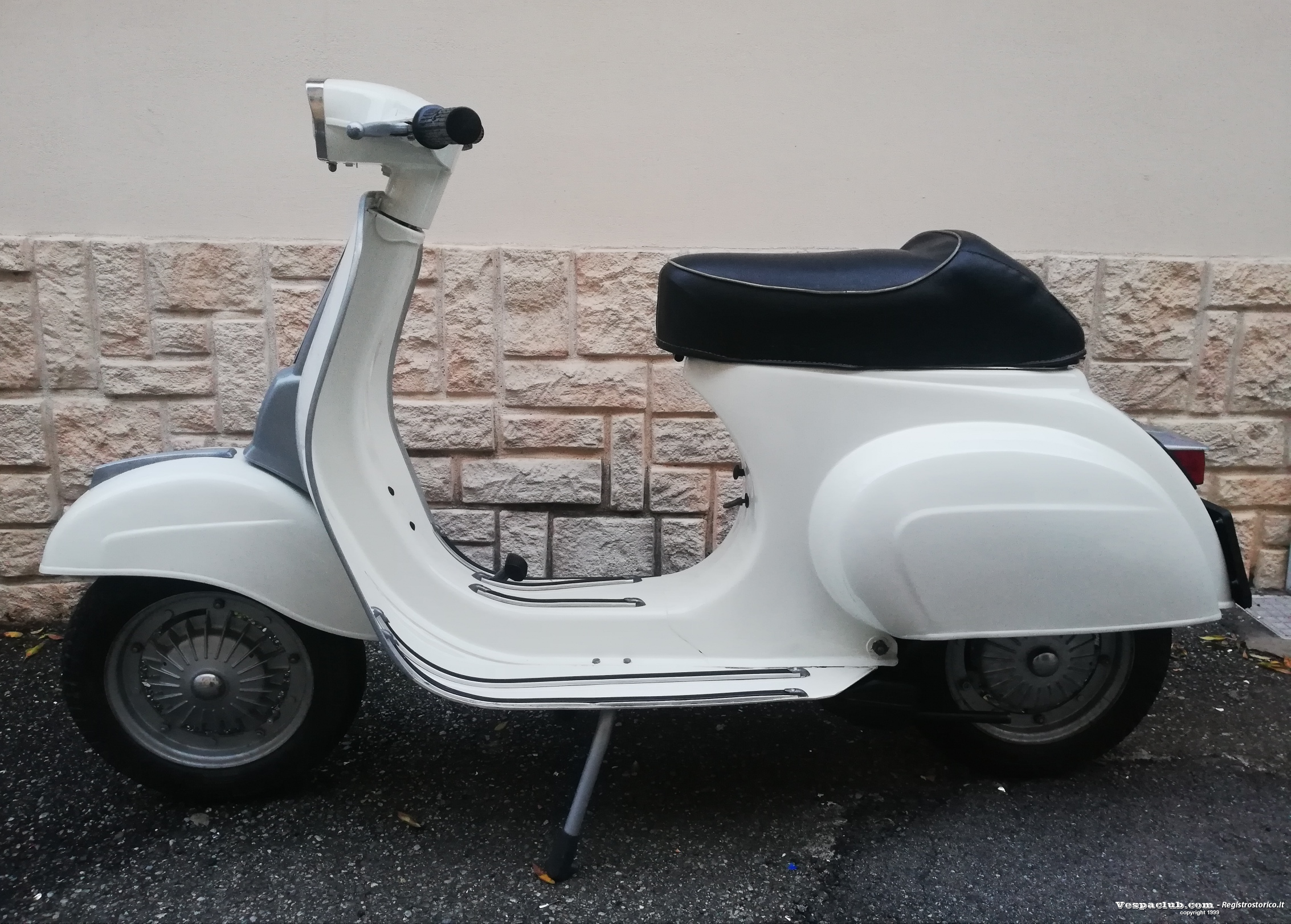 Vespa 50 v5b - lato sinistro