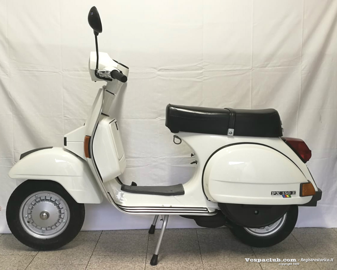 Vespa px150e arcobaleno - lato sinistro