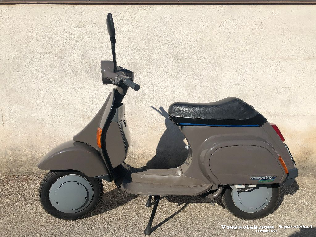 Vespa 50 n speedmatic - lato sinistro