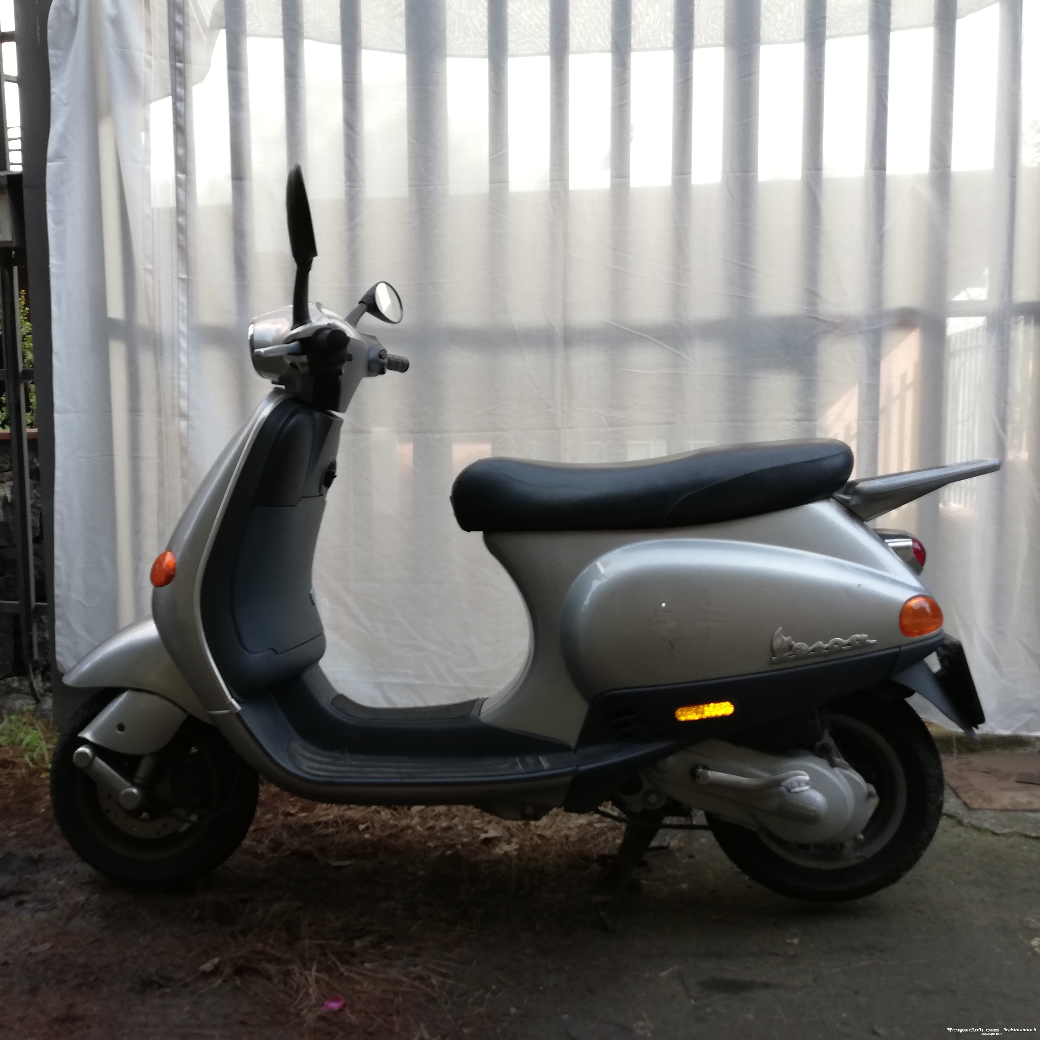 Vespa et2 - lato sinistro