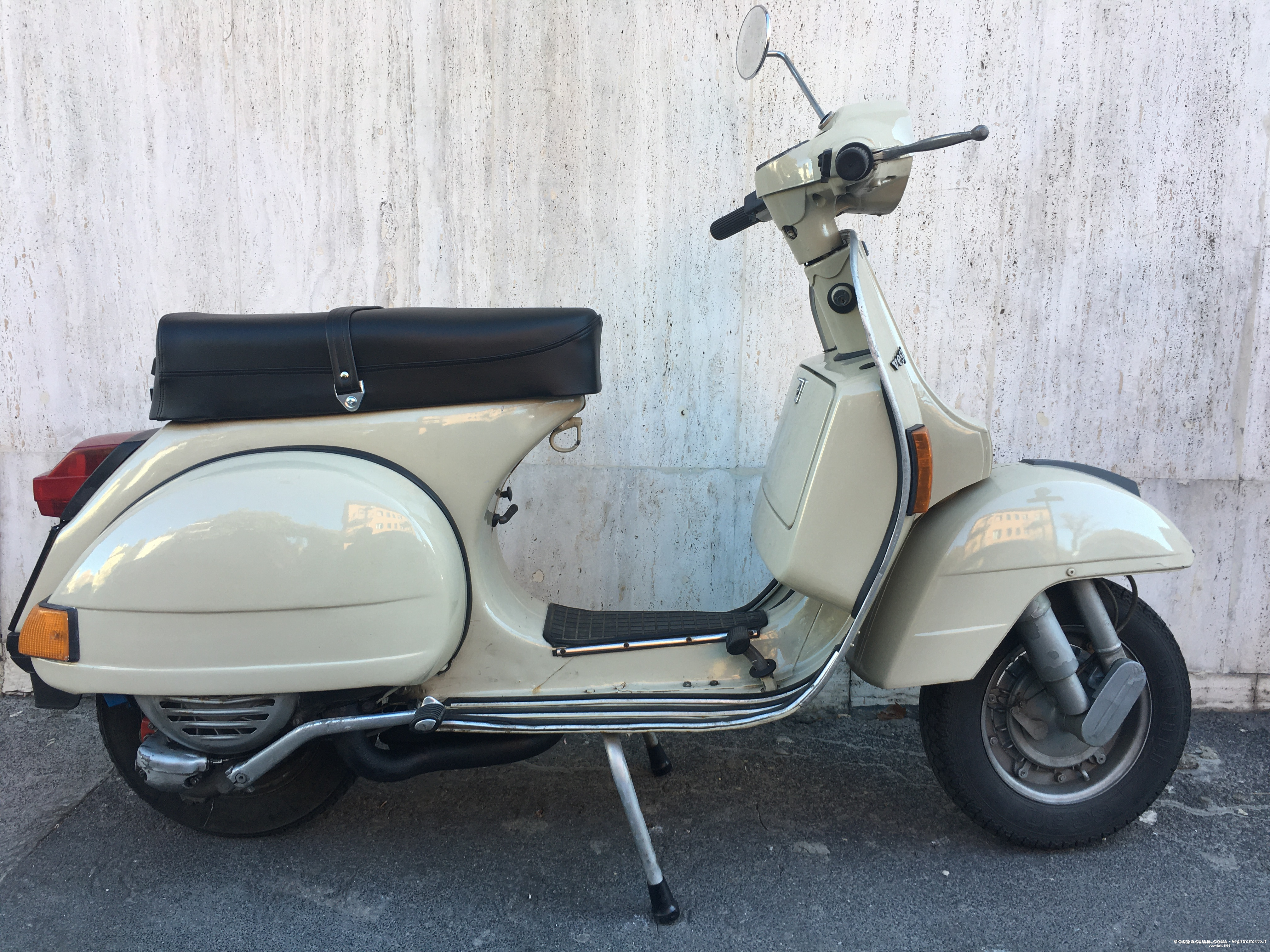VESPA P200E