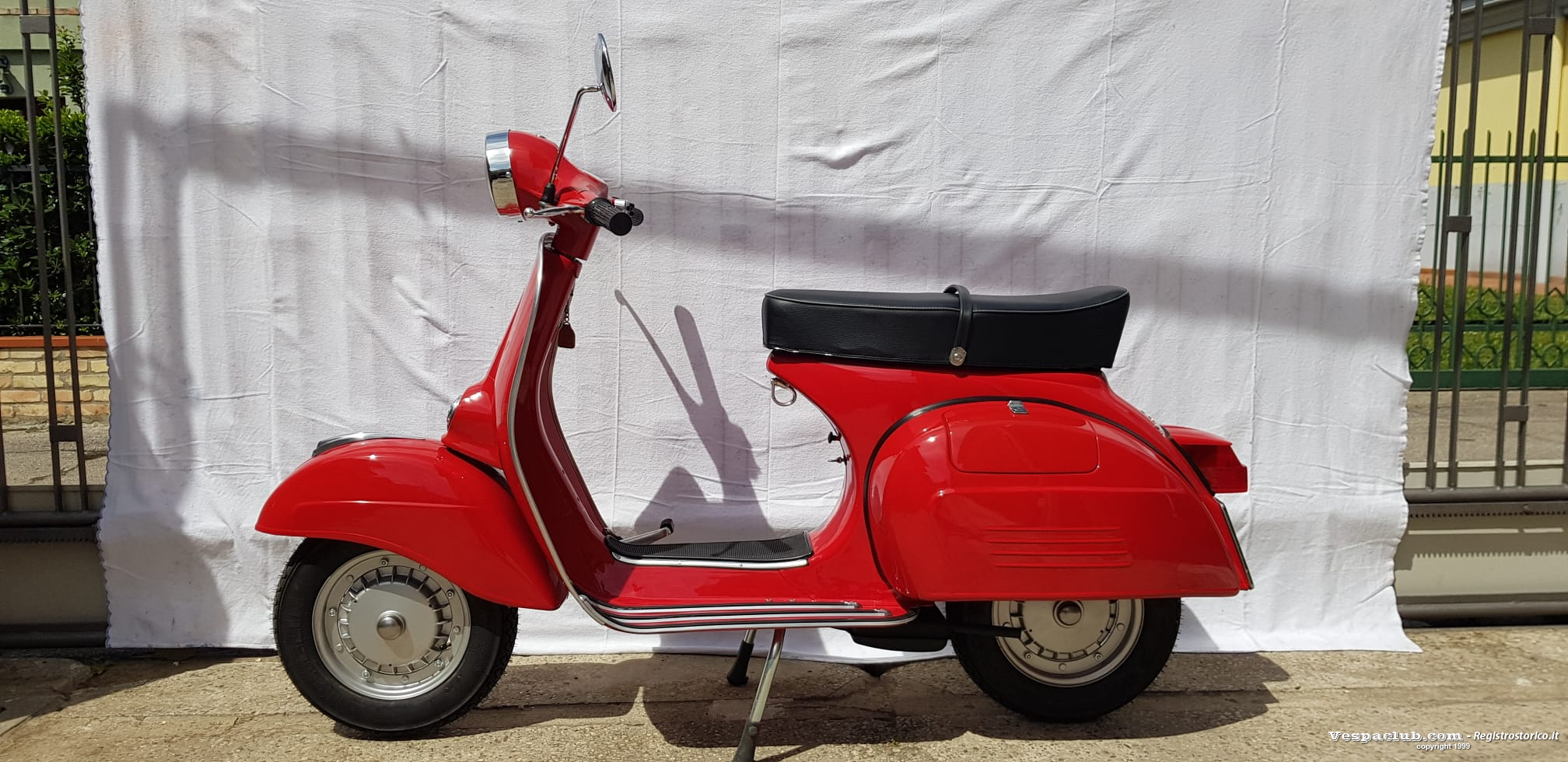 Vespa sprint - lato sinistro