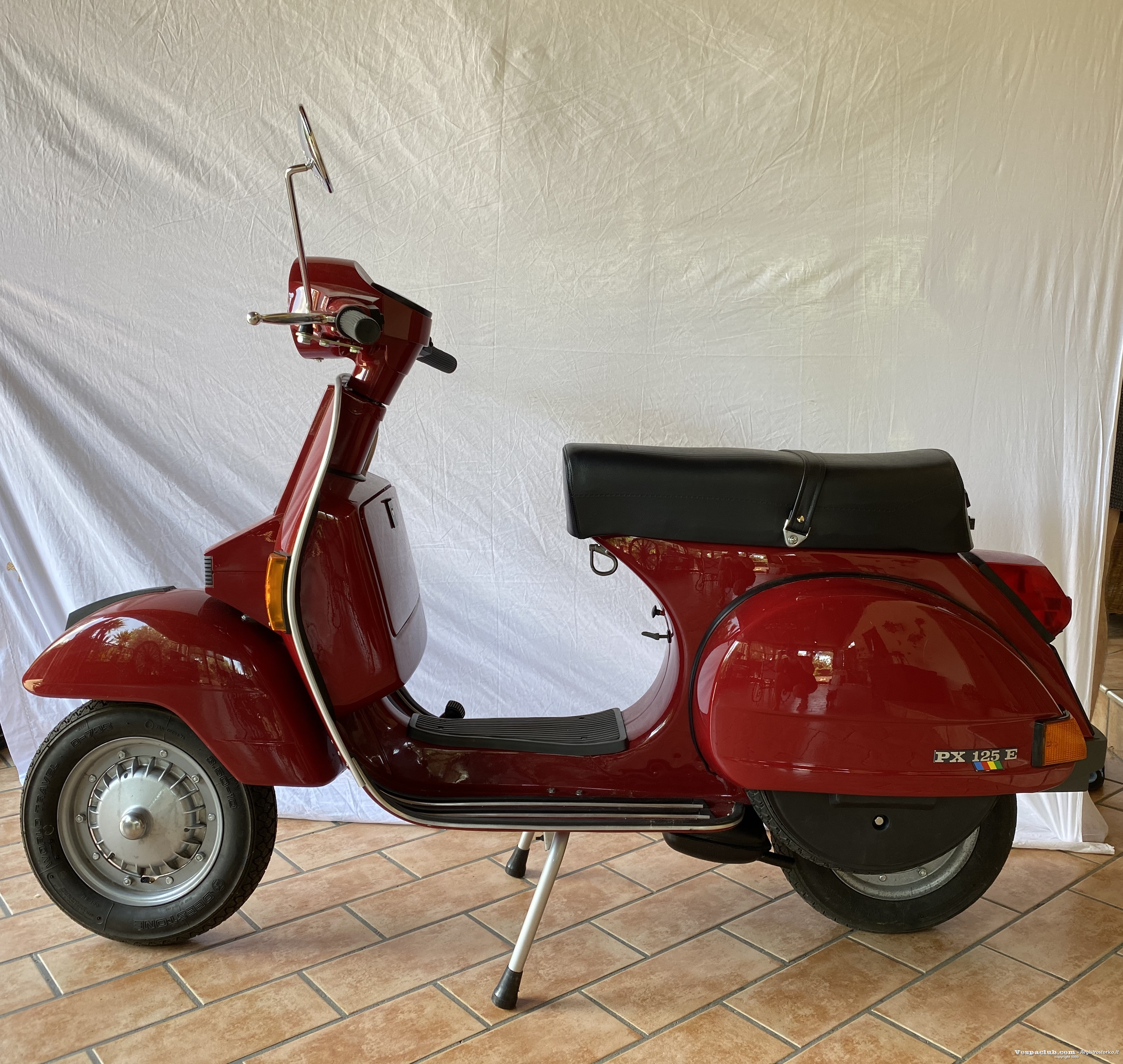 Vespa 125 px e - lato sinistro