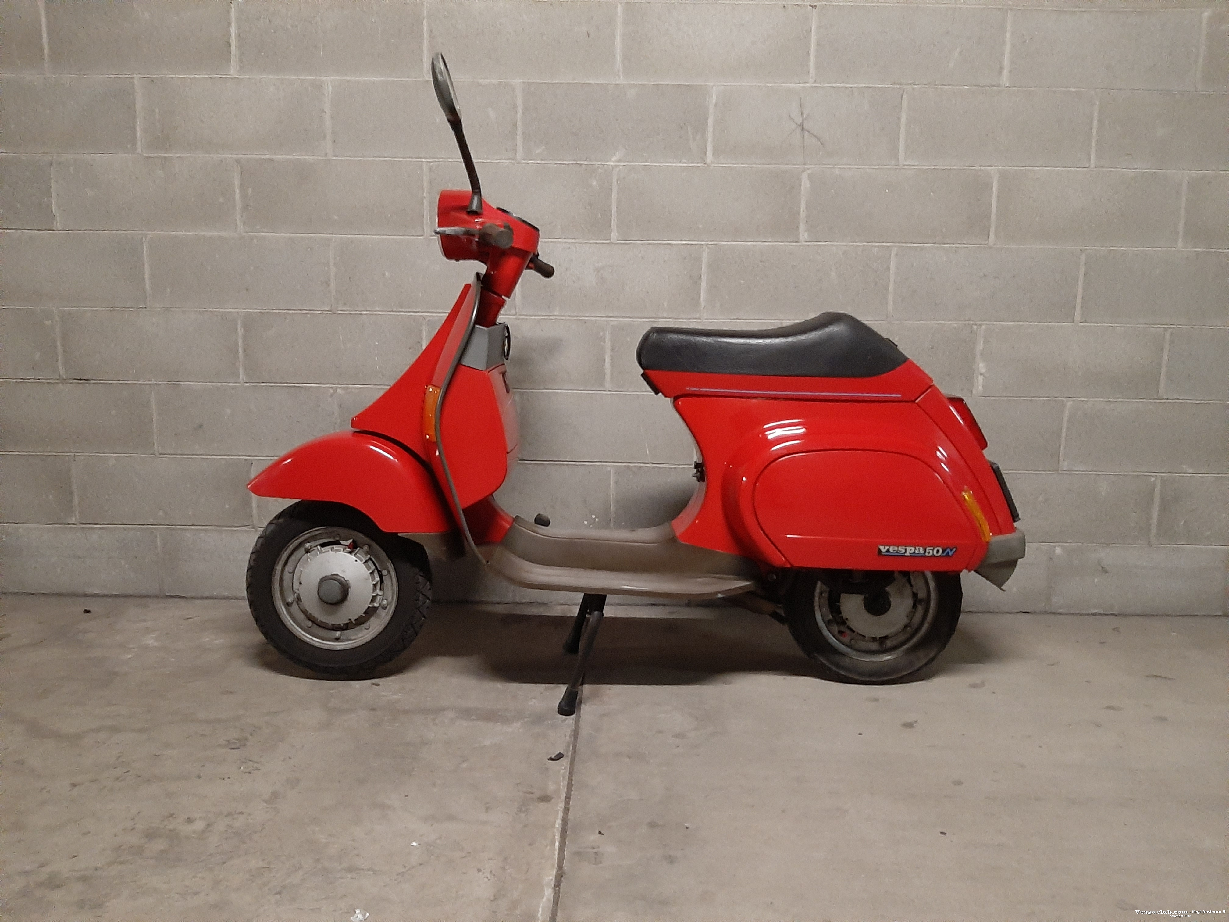 Vespa 50 pk n - lato sinistro