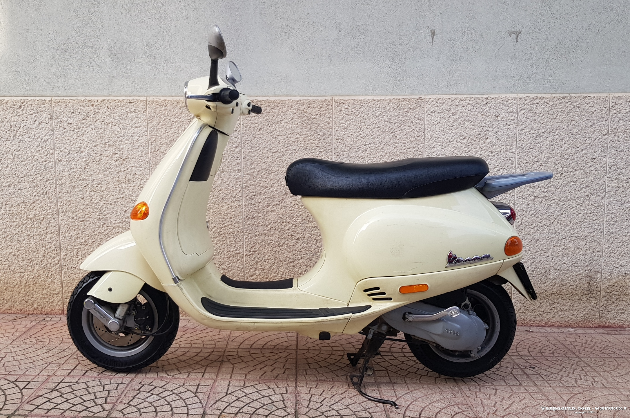 Vespa et2 - lato sinistro