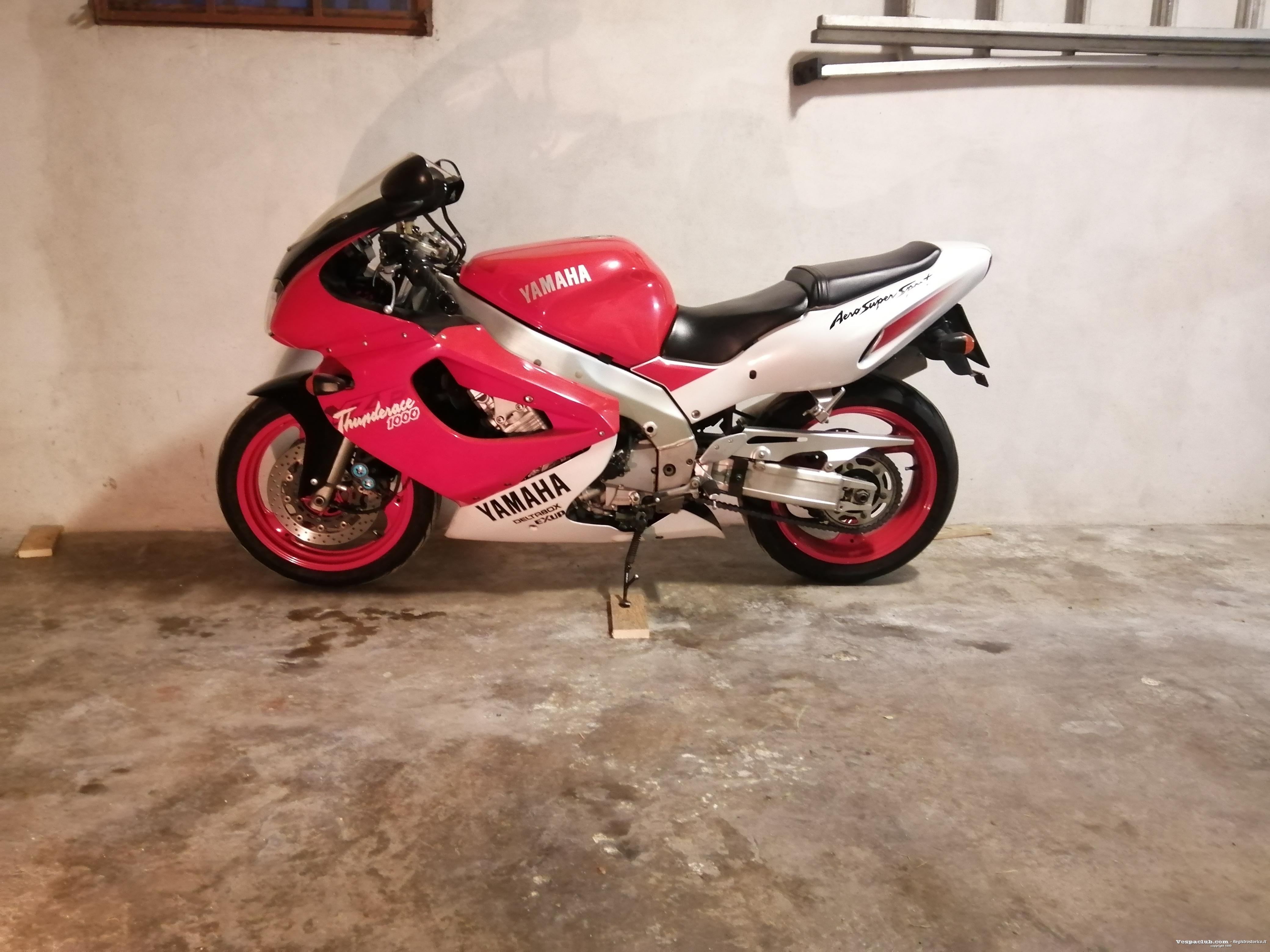 Yzr1000thunderace deltabox exup - lato sinistro