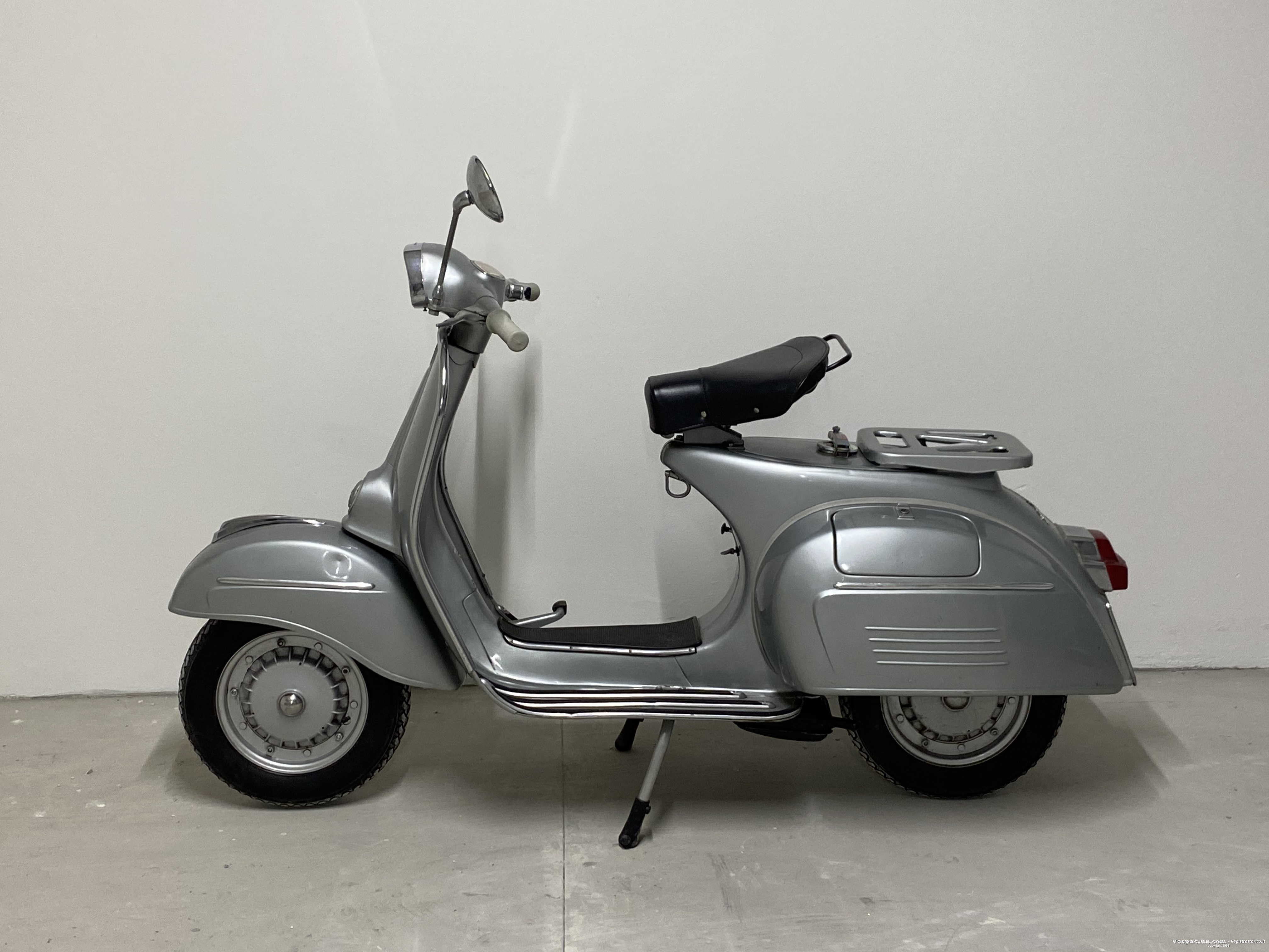 Vespa sprint - lato sinistro