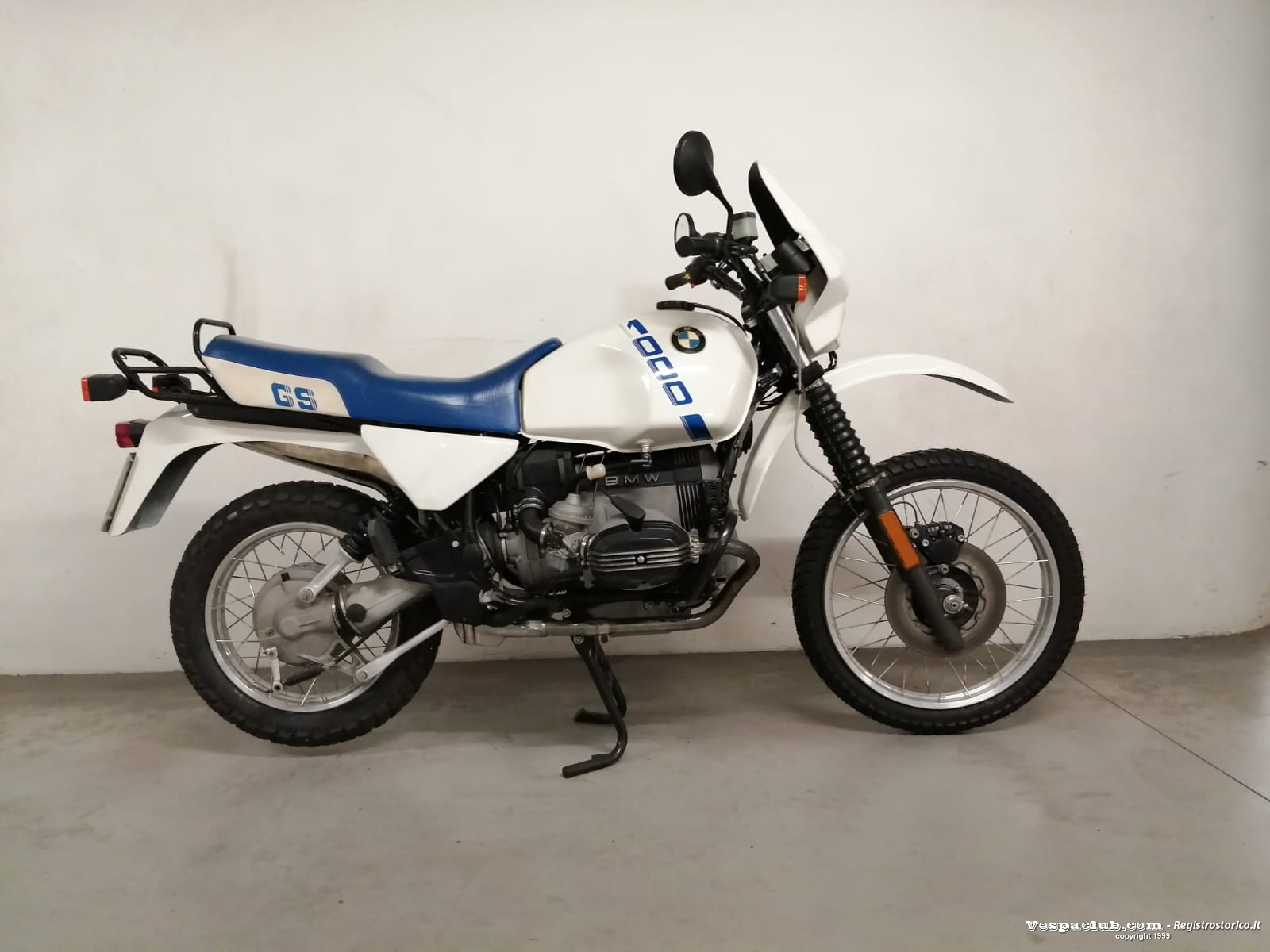 R 100 gs