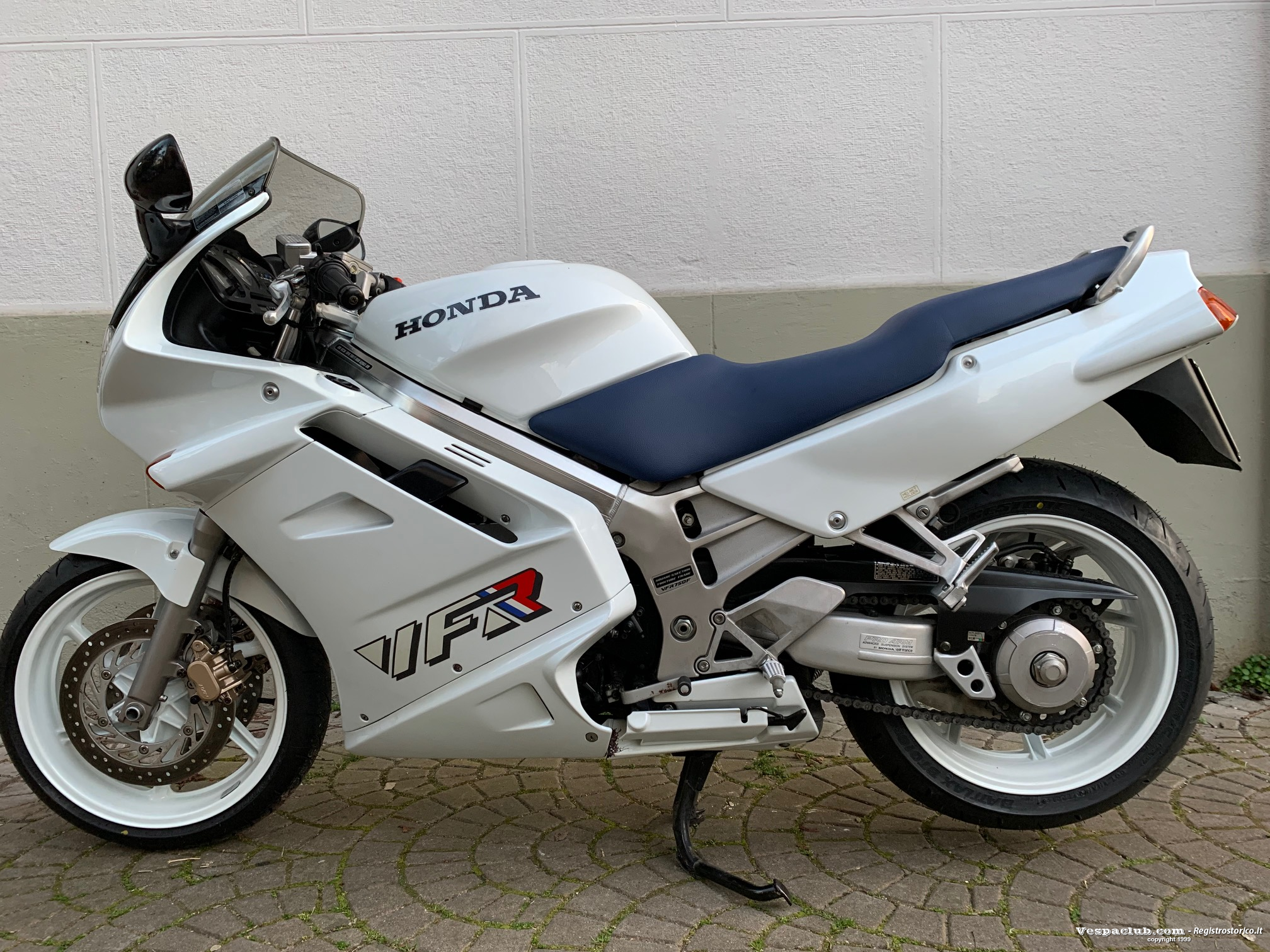 Vfr 750 f - lato sinistro