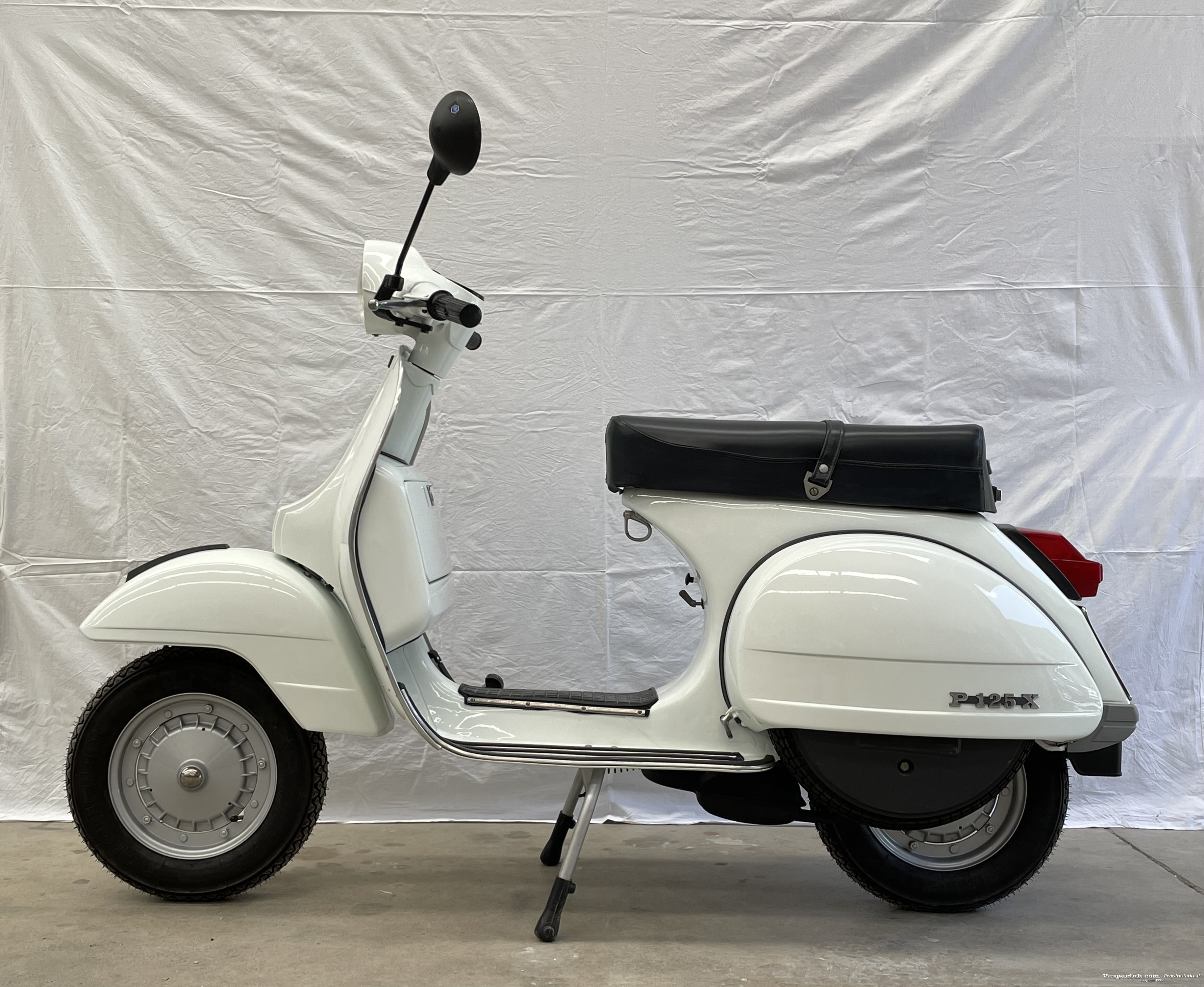 Vespa p 125 x - lato sinistro