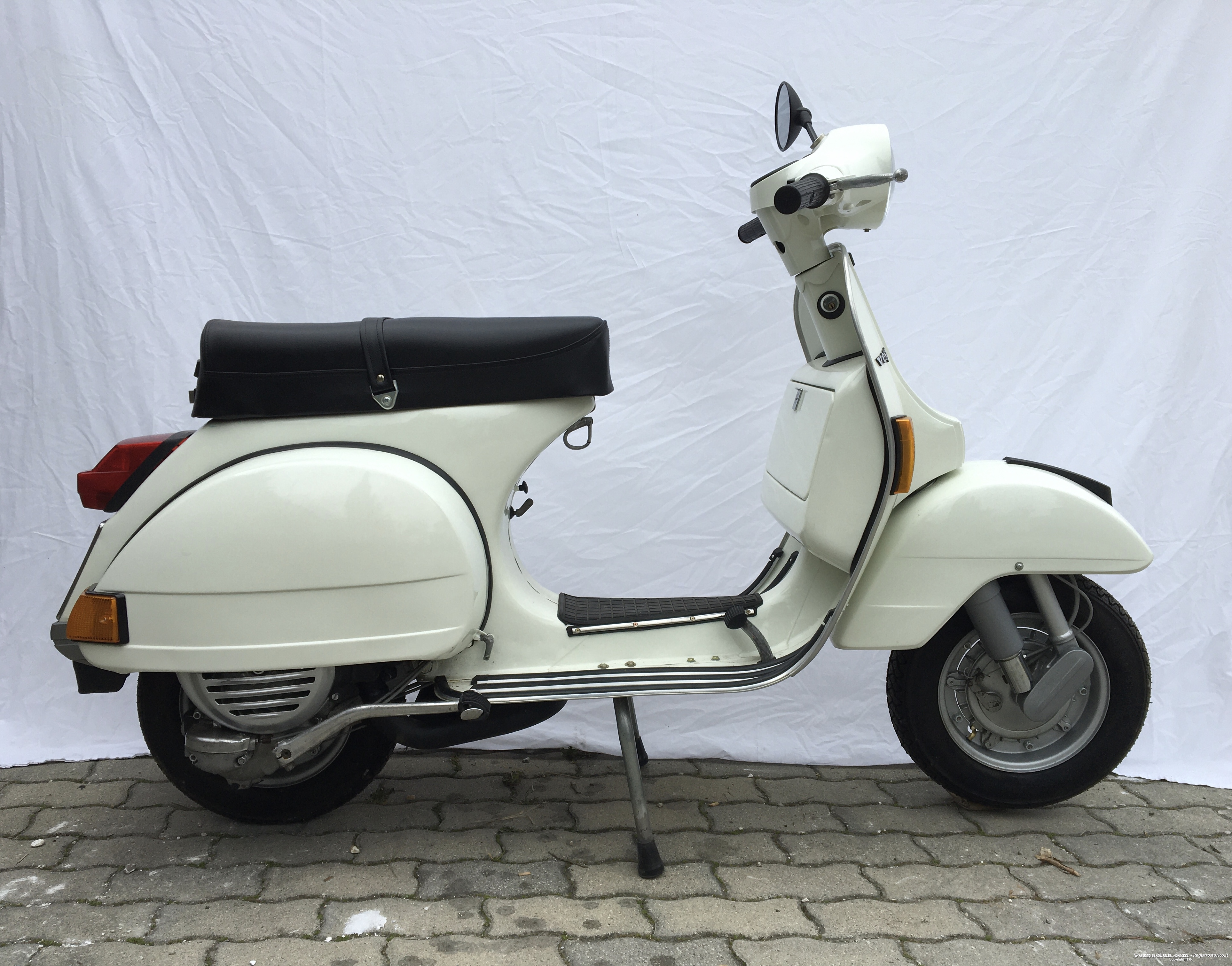 Vespa P125X