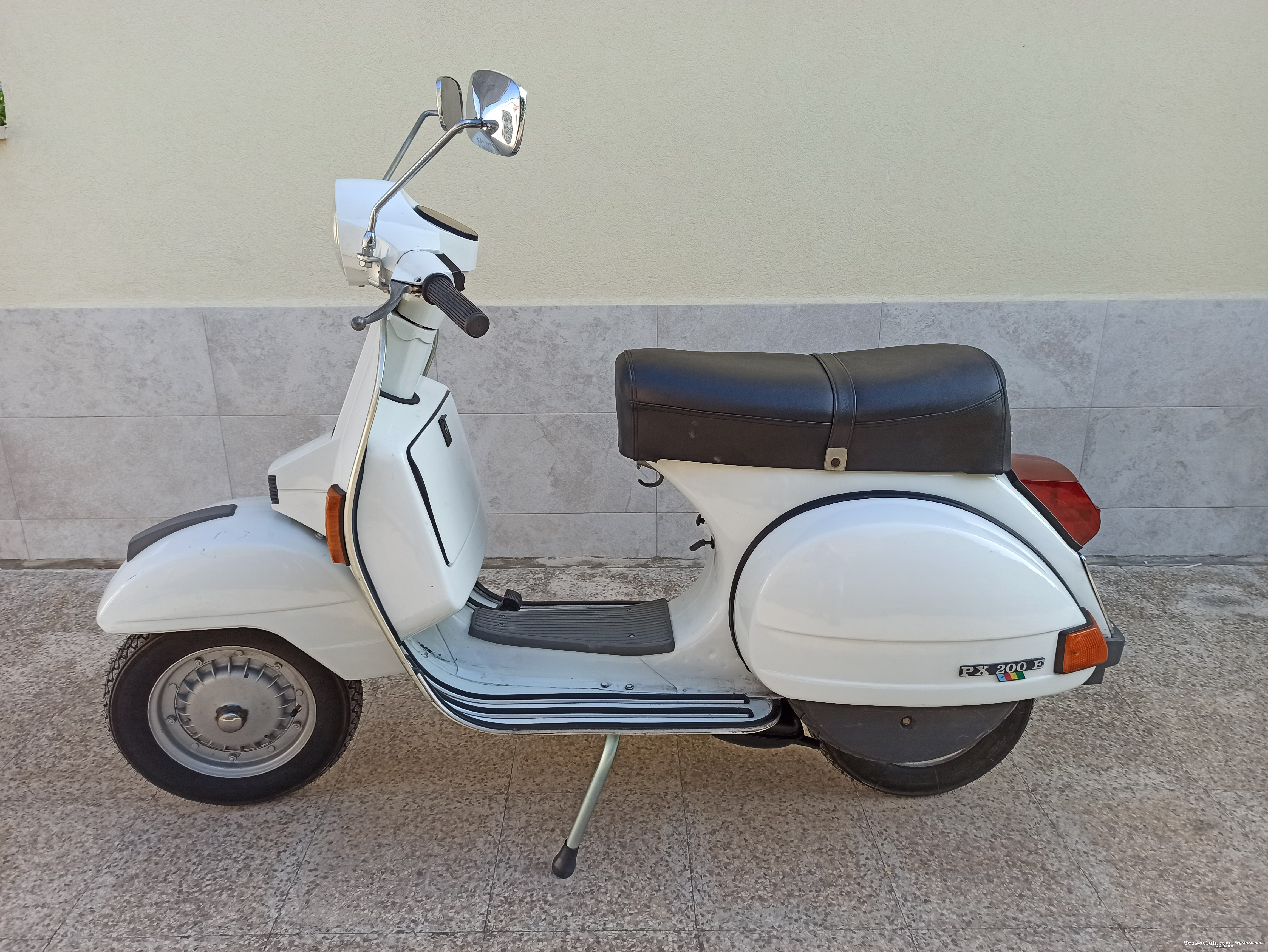 Vespa px 200e - lato sinistro