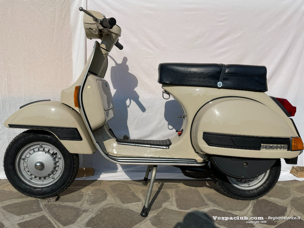Vespa px 200 e - lato sinistro