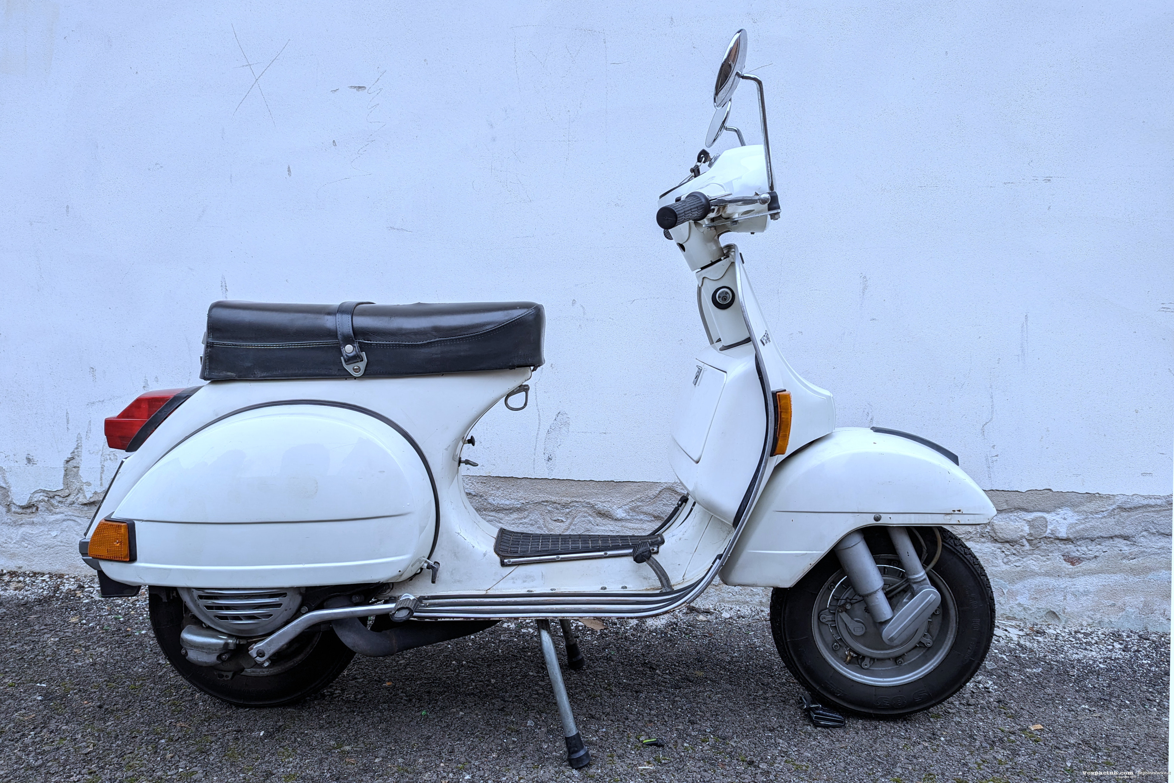 Vespa P200 E