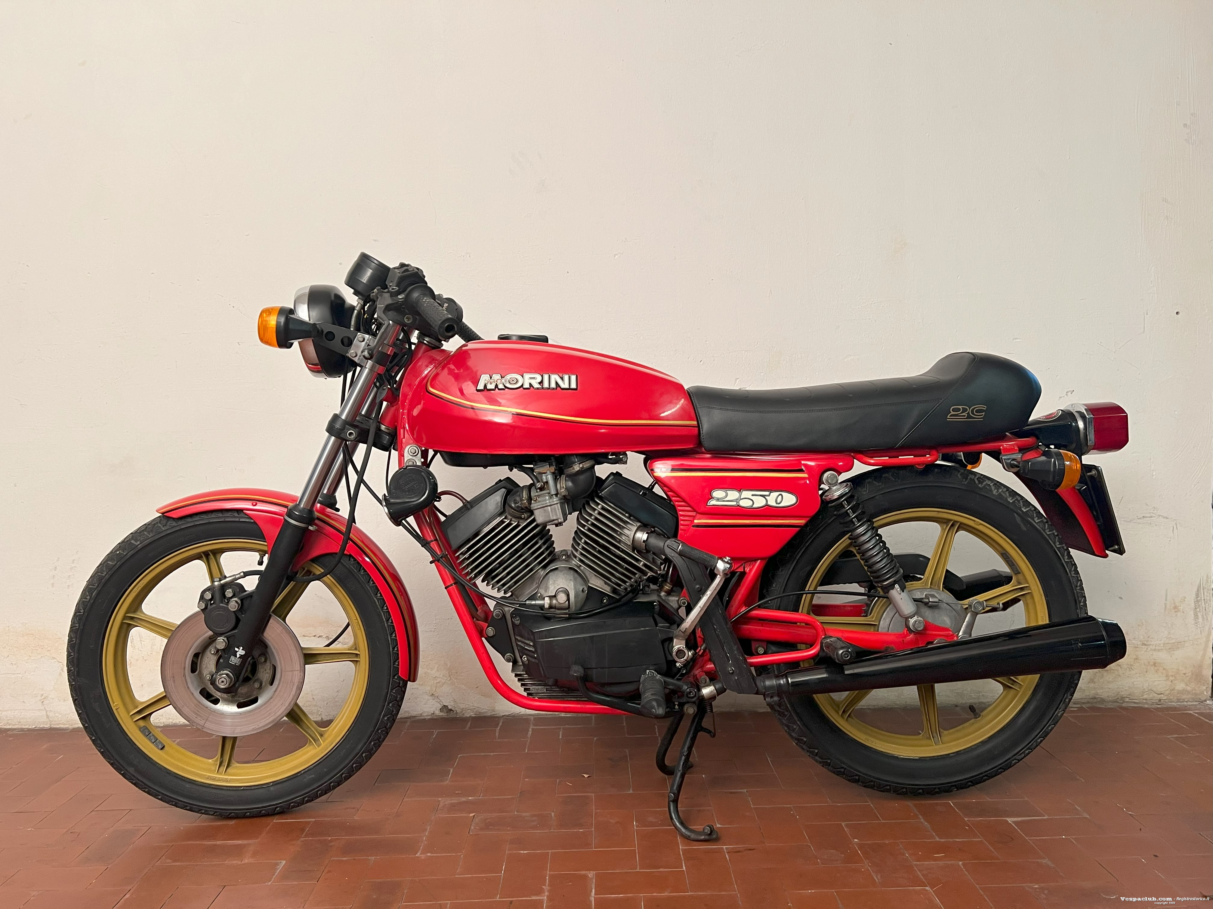 250 j - lato sinistro