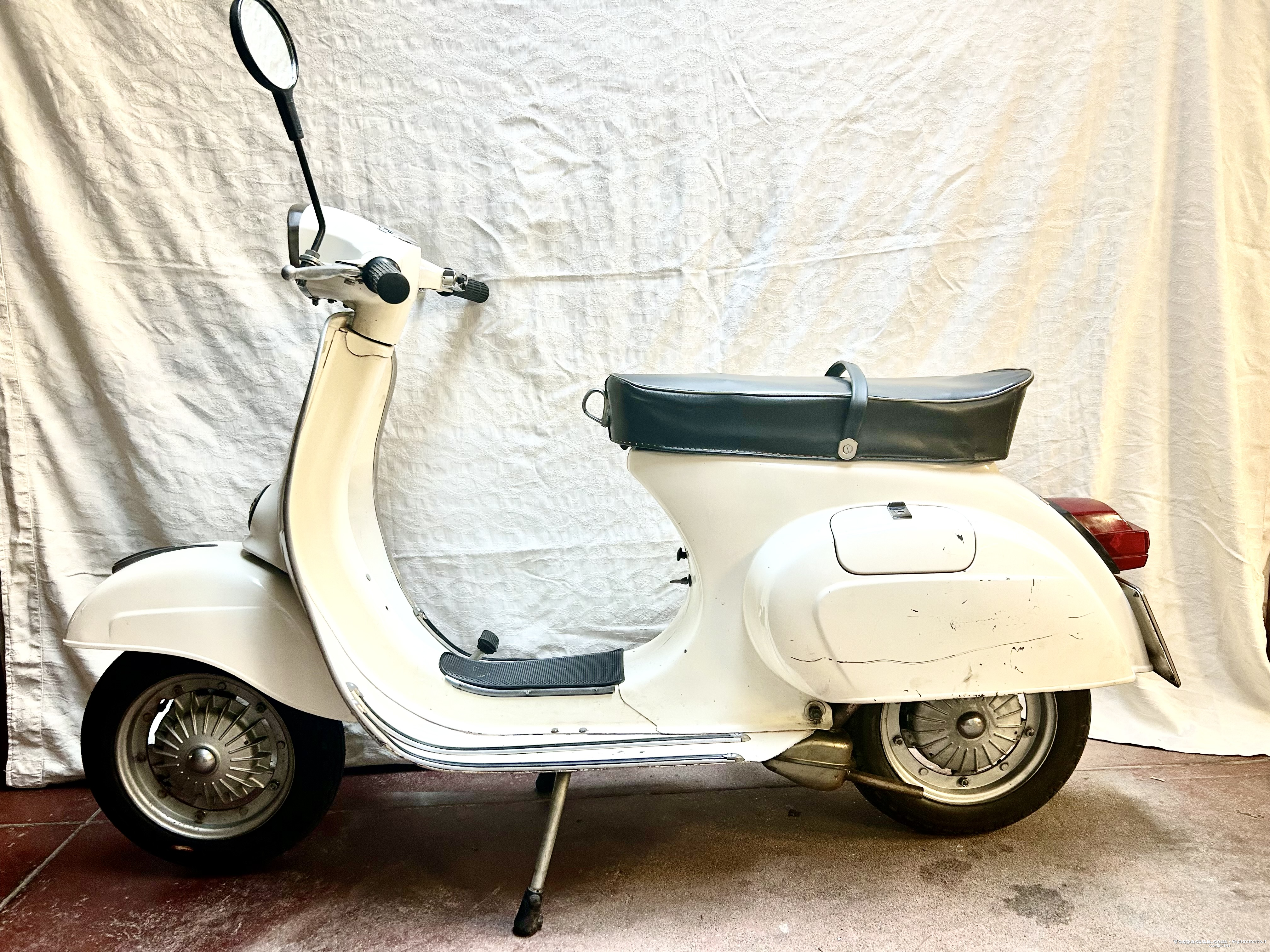Vespa primavera - lato sinistro