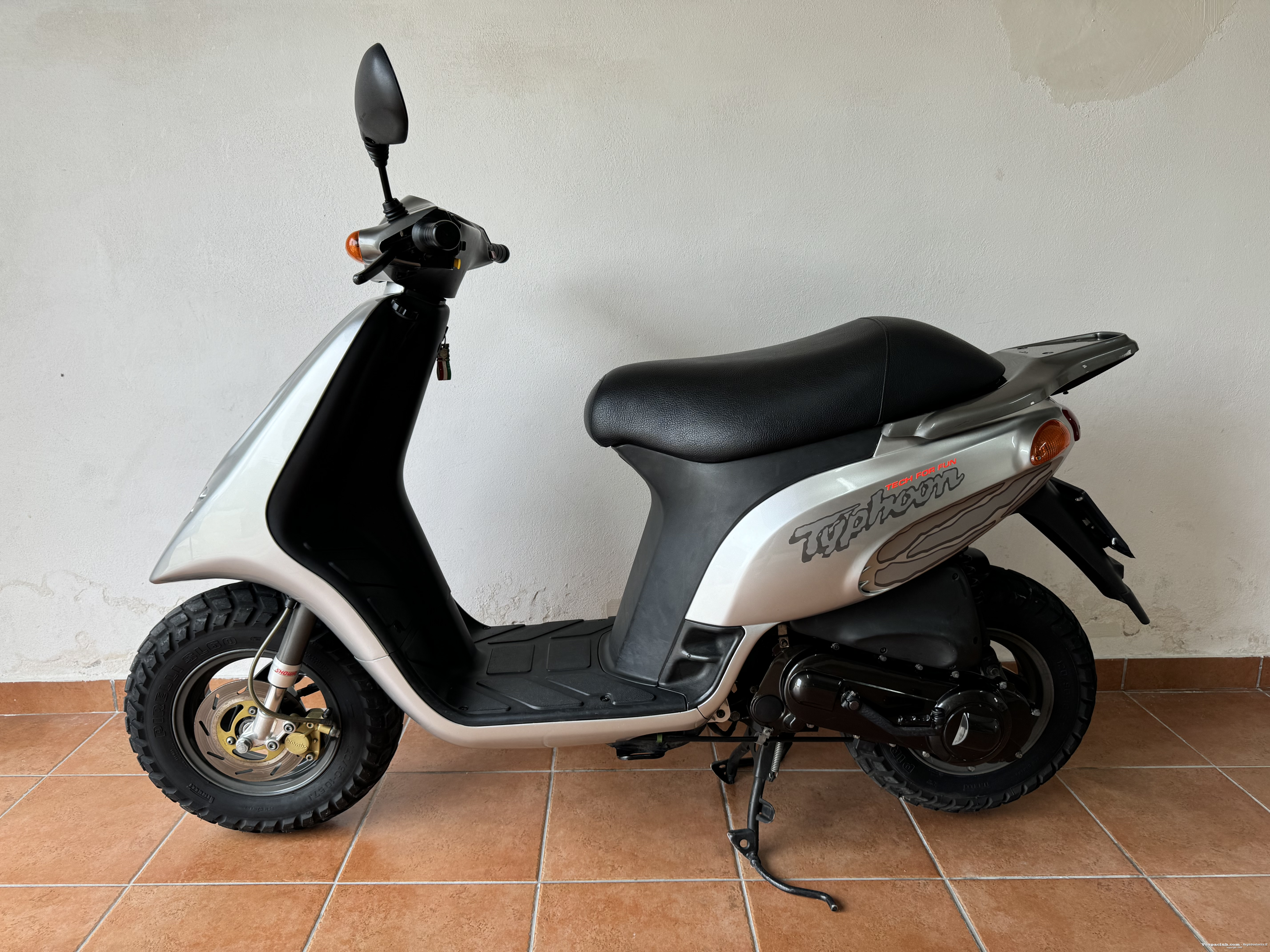 Typhoon - lato sinistro