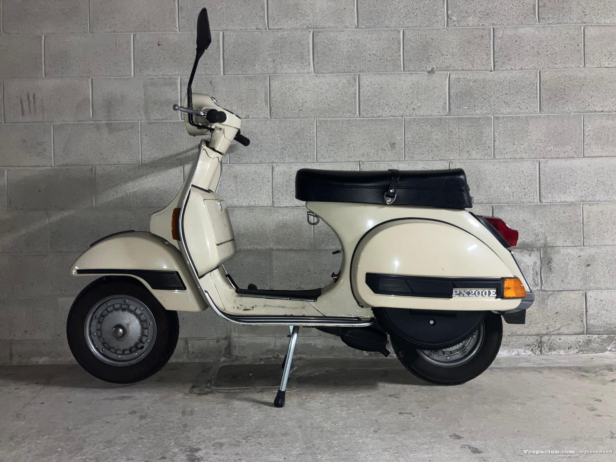Vespa px 200 e - lato sinistro