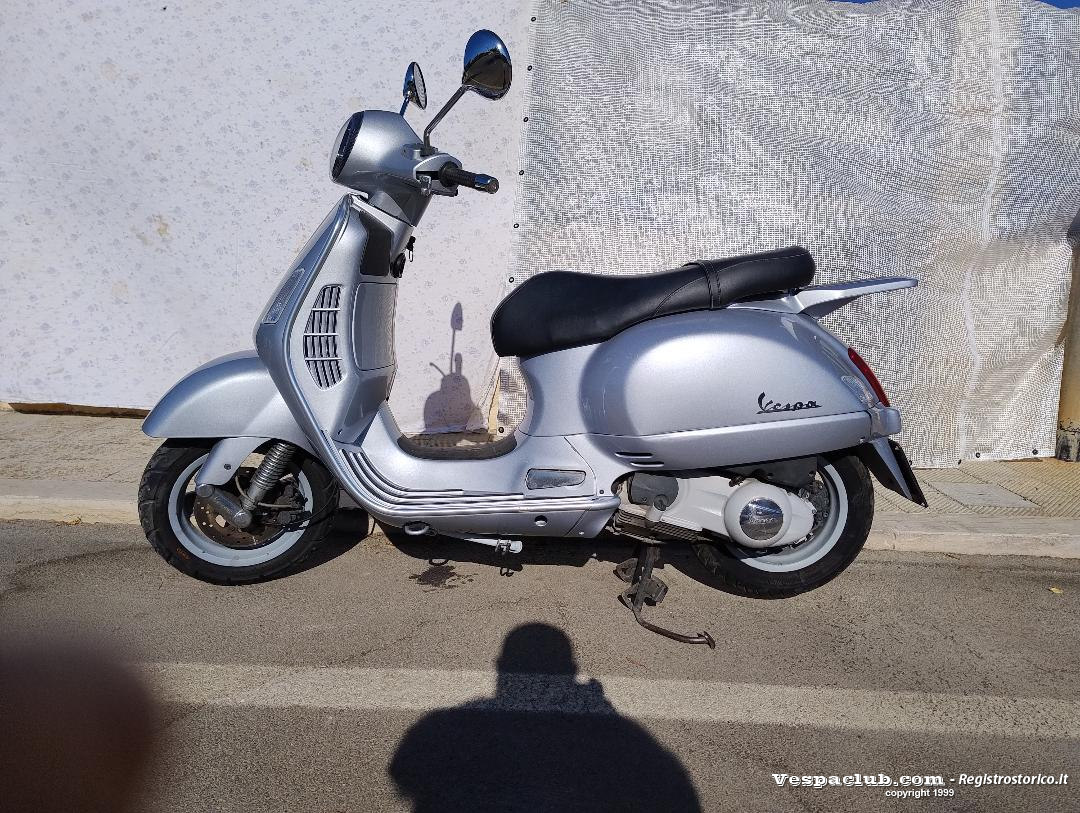 Piaggio vespa gts  125 (2005) - lato sinistro