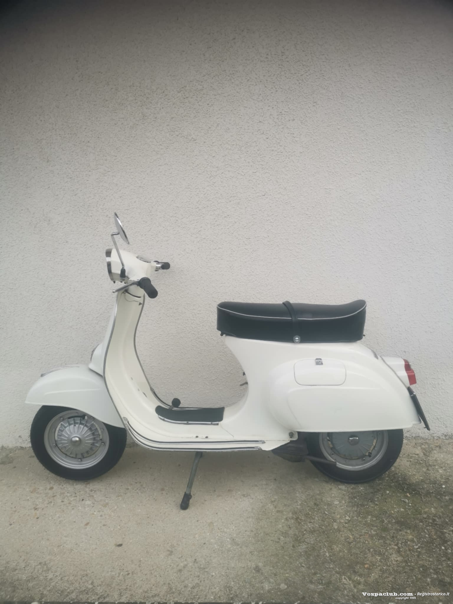 Vespa primavera  - lato sinistro