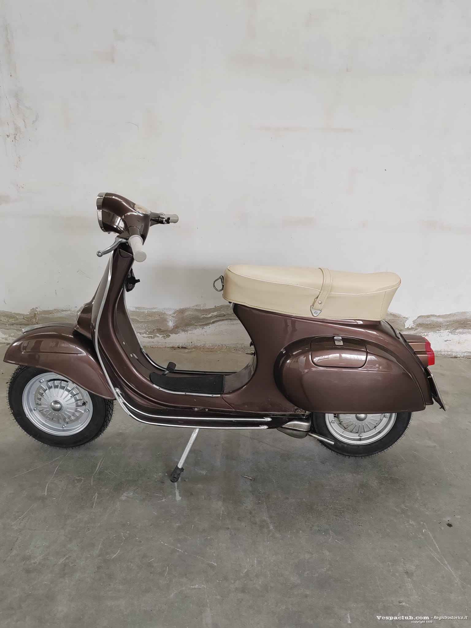 Vespa 125 primavera - lato sinistro