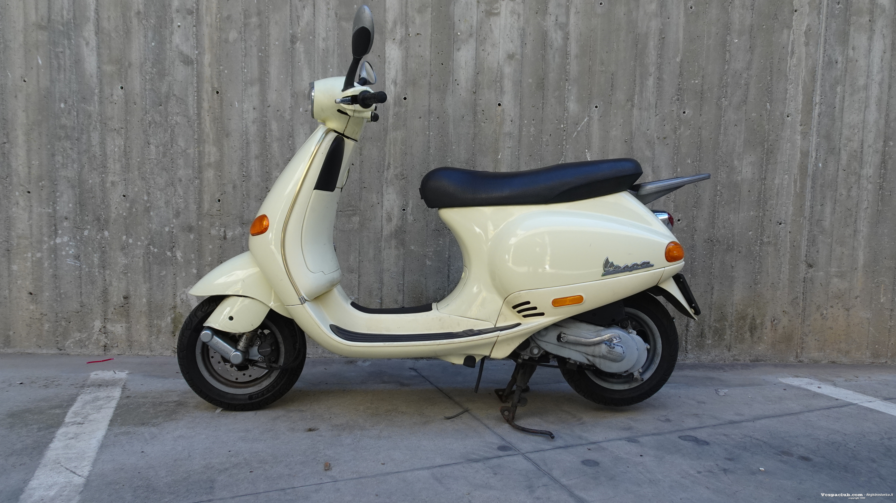 Vespa et2 - lato sinistro